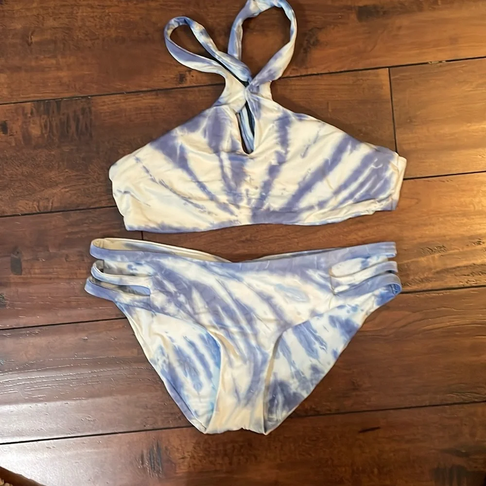 Lucky Brand Bikini - Picture 1 of 3